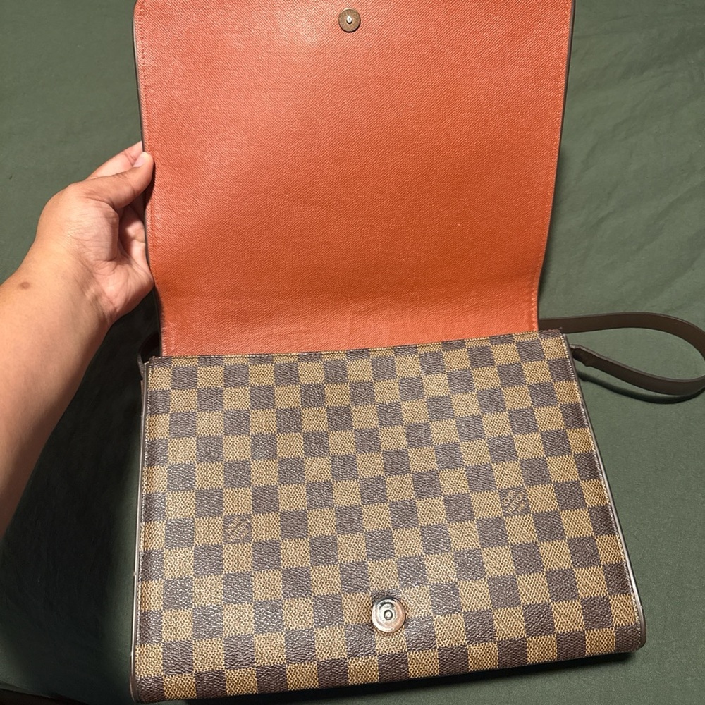 Louis Vuitton Tribeca in Damier Ebene - Picture 6 of 8